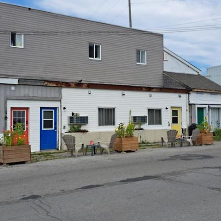 Campbellford Studio Apt 4 Apartment Exterior photo